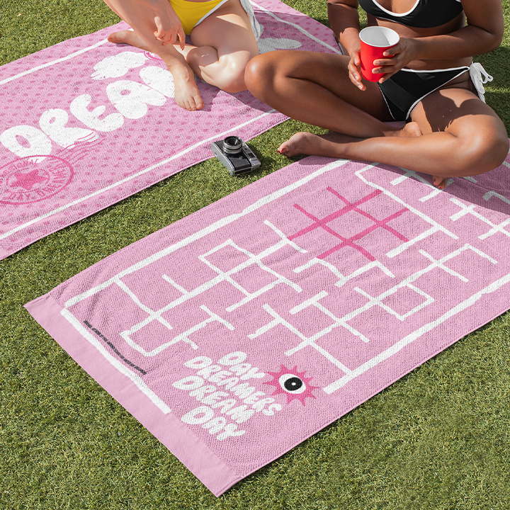 Fun Play Day Dreamer Tic Tac Toe Beach Pool Towel In Pink